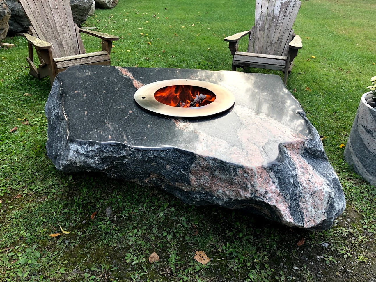 CouleeYard™ 19 Ultimate Bundle Smokeless Fire Pit, Grill + Post, Spa